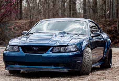 Mustang Auto - Photo of a Shiny Sports Car