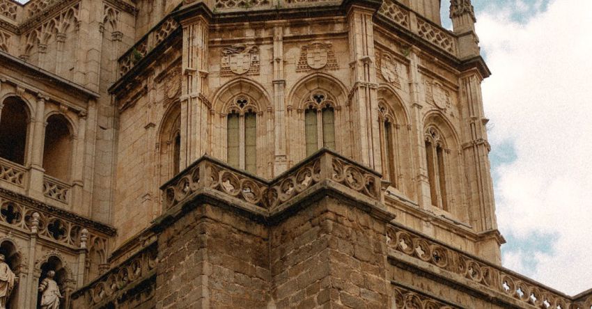 Mustang History - The cathedral of valencia, spain